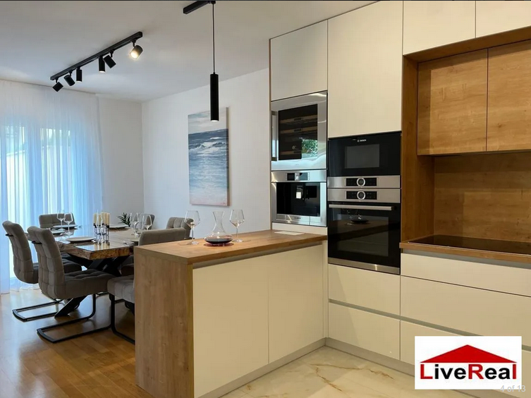 Makarska 3i, centrum, terasa 77m2, súkromný bazén, parking - 2