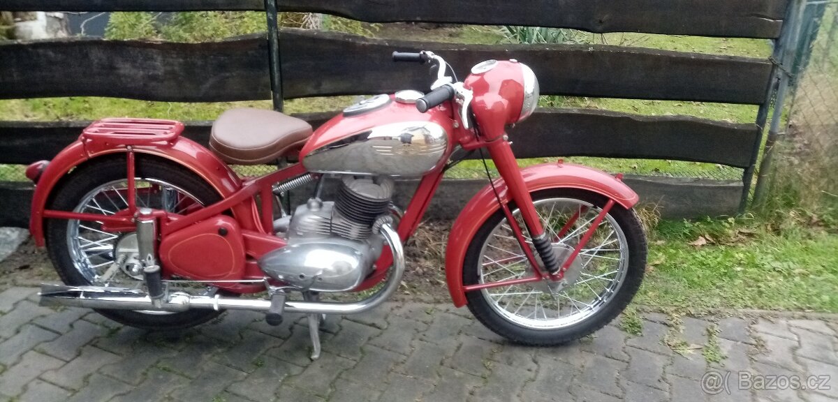 Jawa 250 perák - 2
