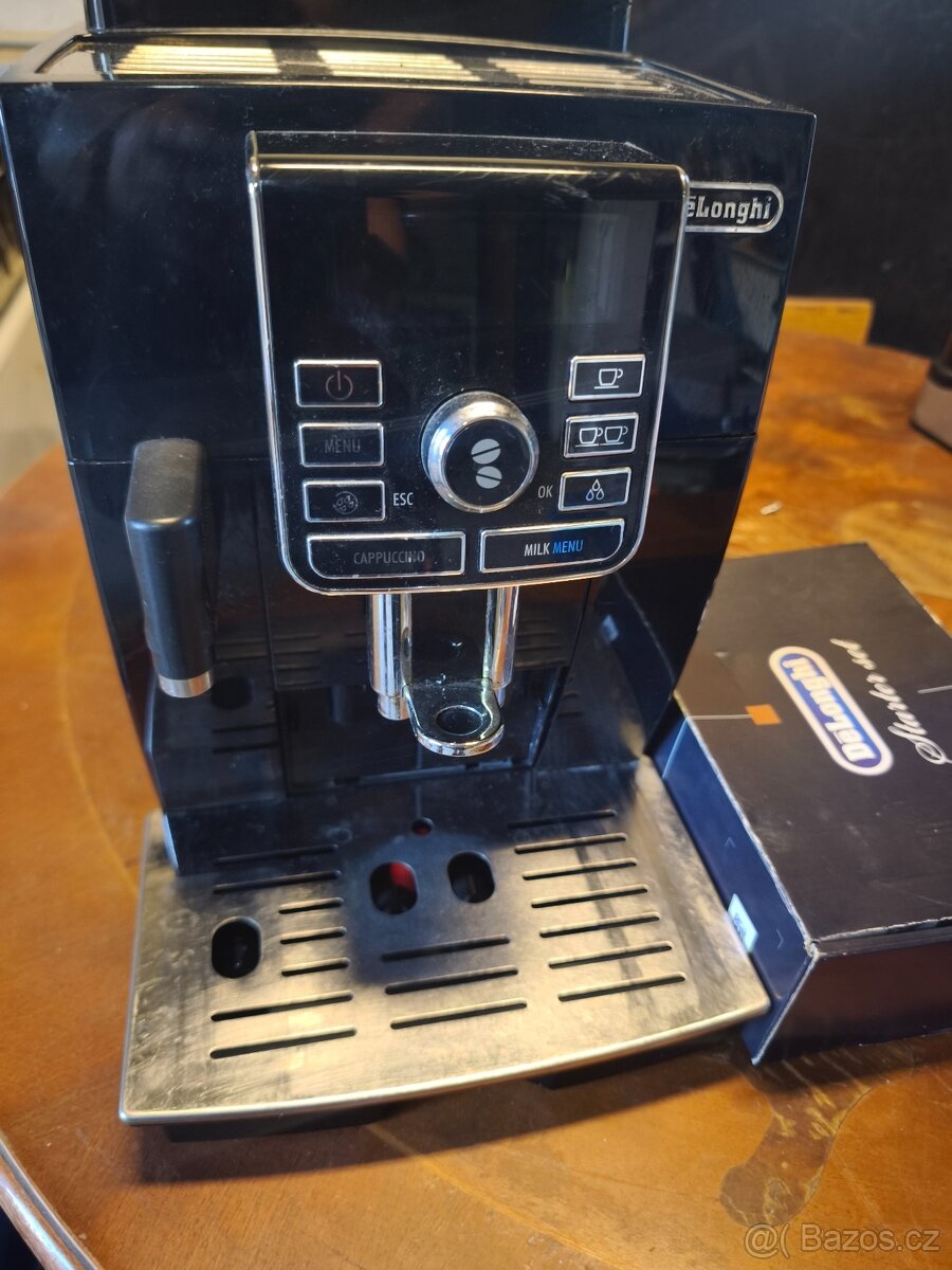 Kávovar Delonghi ECAM 25.462.B černá - 2