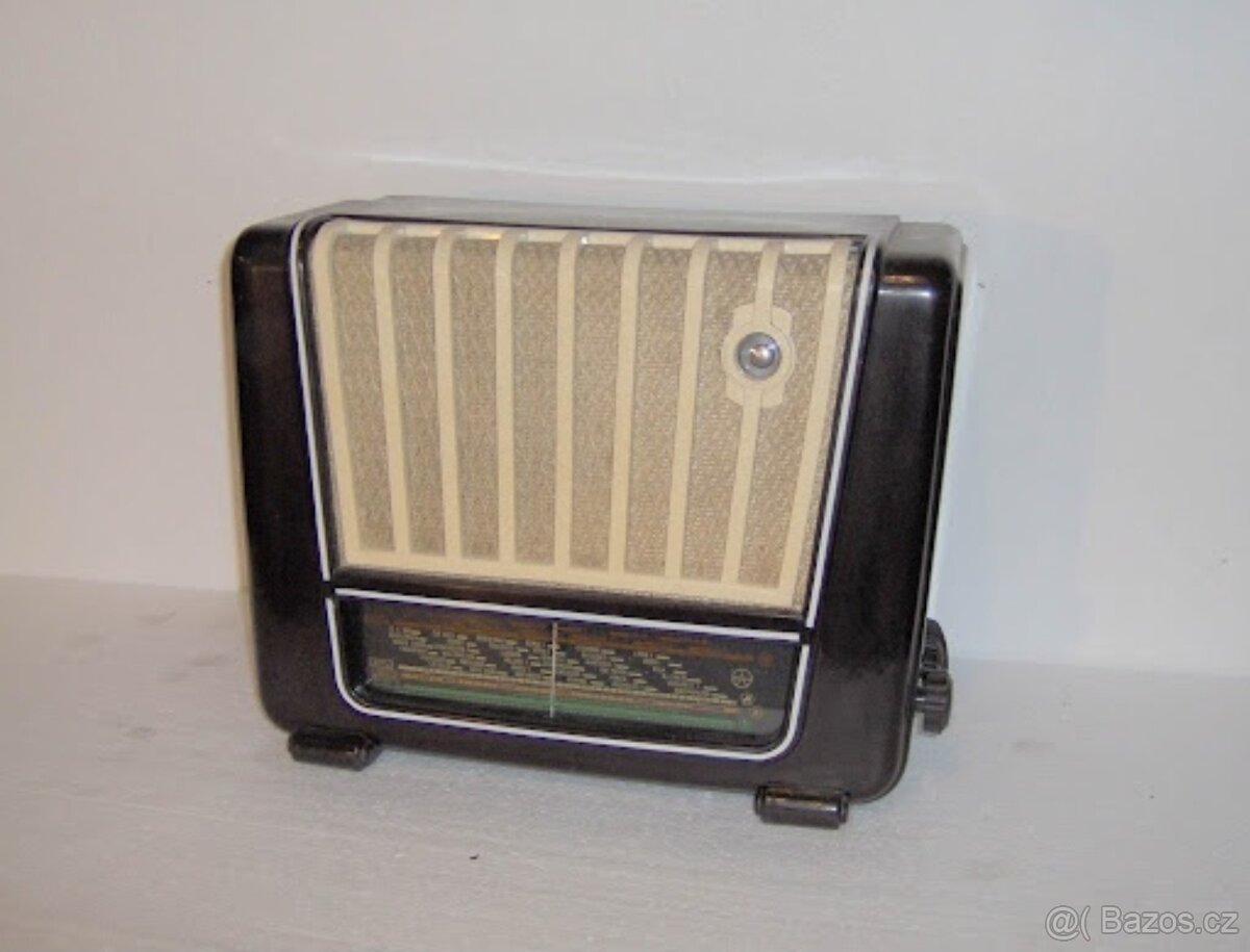 Tesla staré rádio 413U poptávka - 2