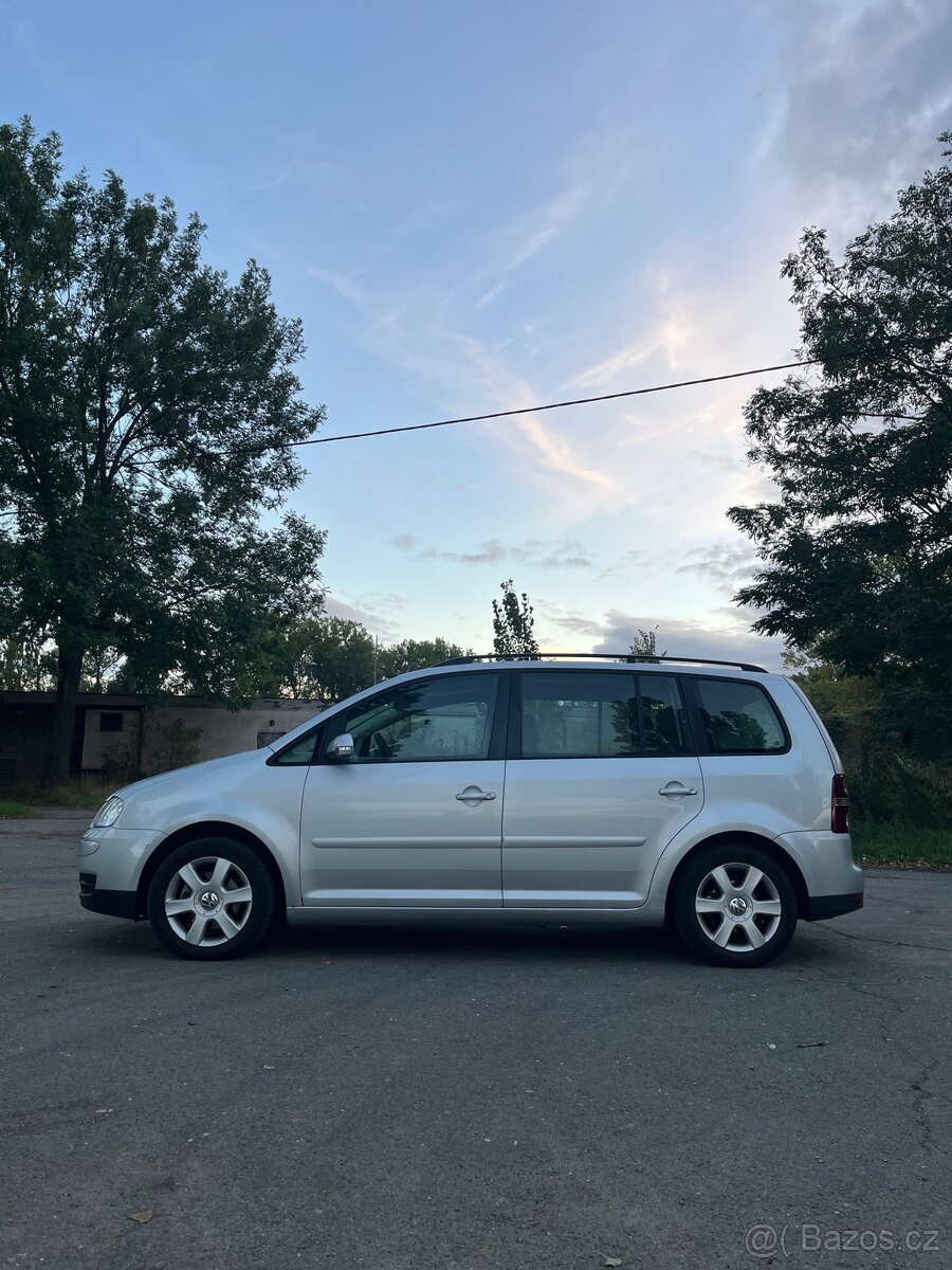 Volkswagen Touran 1t1 1.9tdi 77kw 7.míst - 2