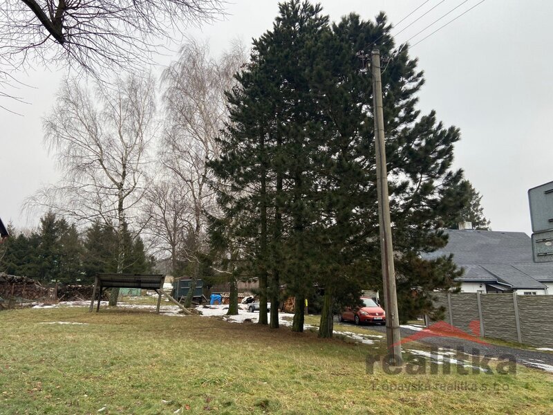Prodej stavebního pozemku 700 m2 v obci Křišťanovice, okres - 2