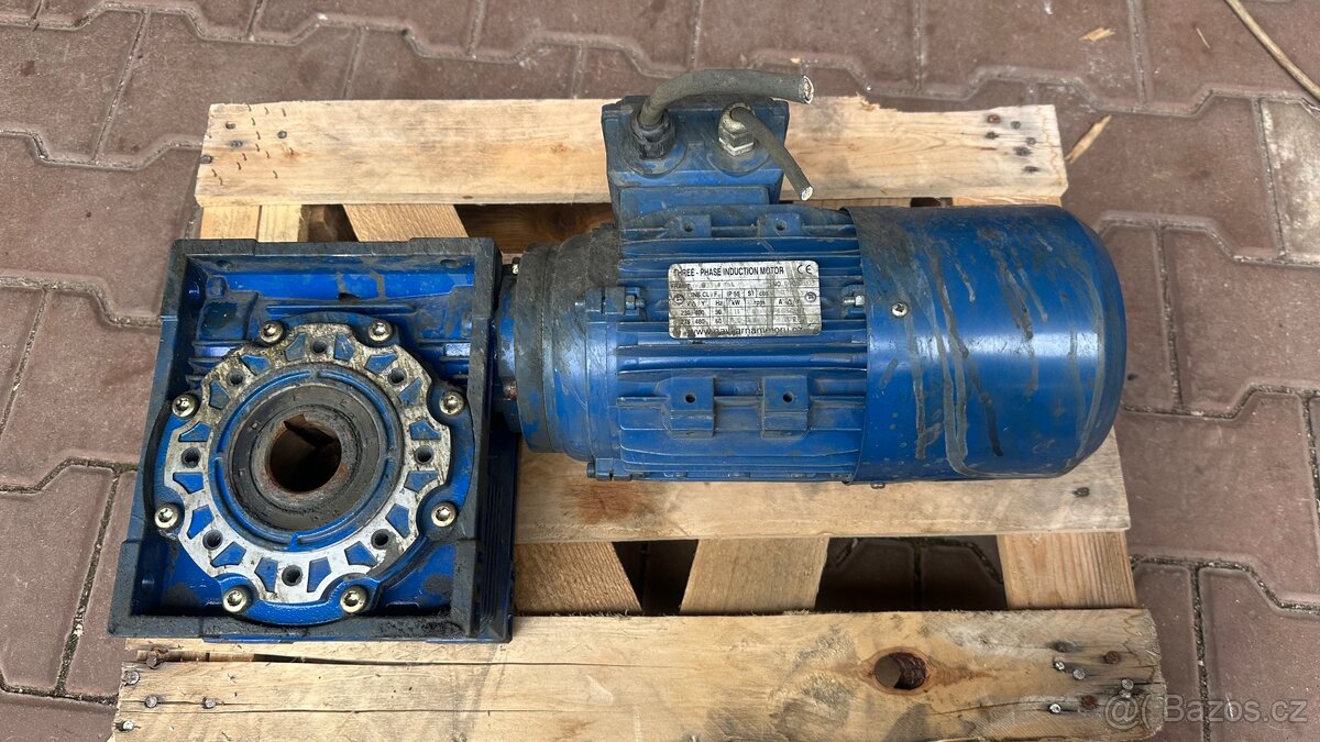 Elektromotor se šnekovým převodem - 2