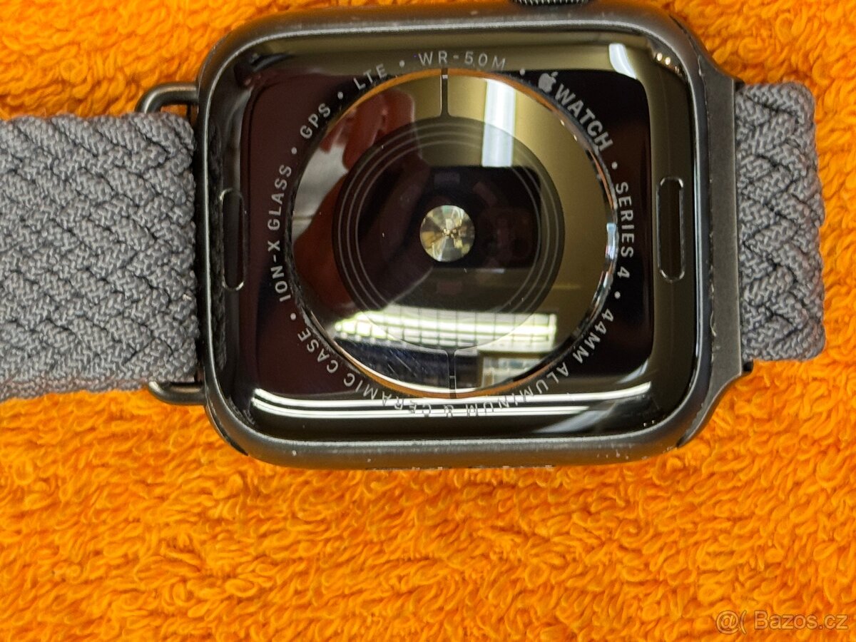 Apple Watch 4 LTE 44mm plně funkční, baterie 86% - 2