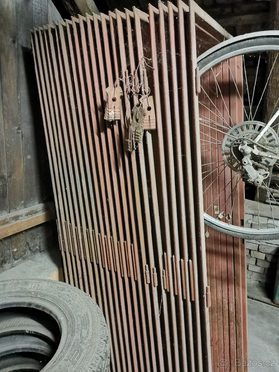 Prodám kovovou / ocelovou zárubeň. Šíře 60cm - 2