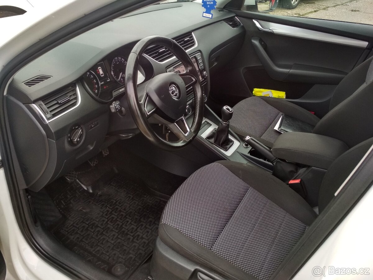 ŠKODA OCTAVIA COM III 4x4,2,0 TDi,ESP,KLIMA,ČR.SERVISKA - 2