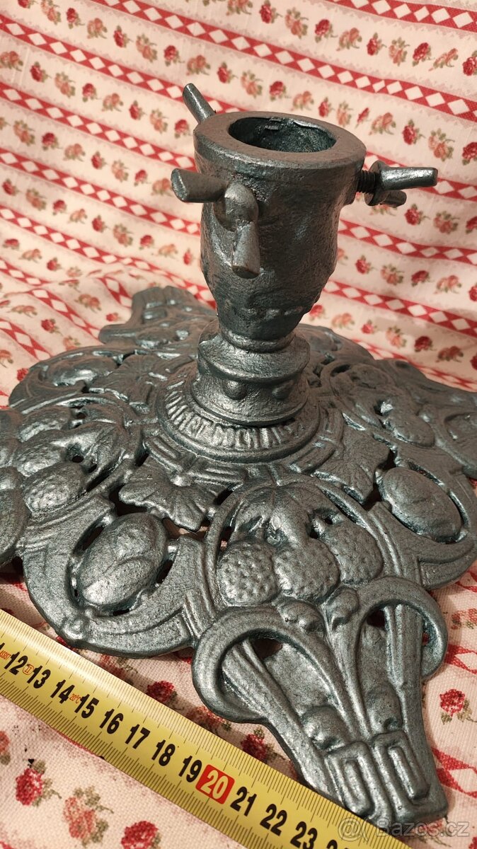 Starožitný stojan na vánoční stromek. - 2