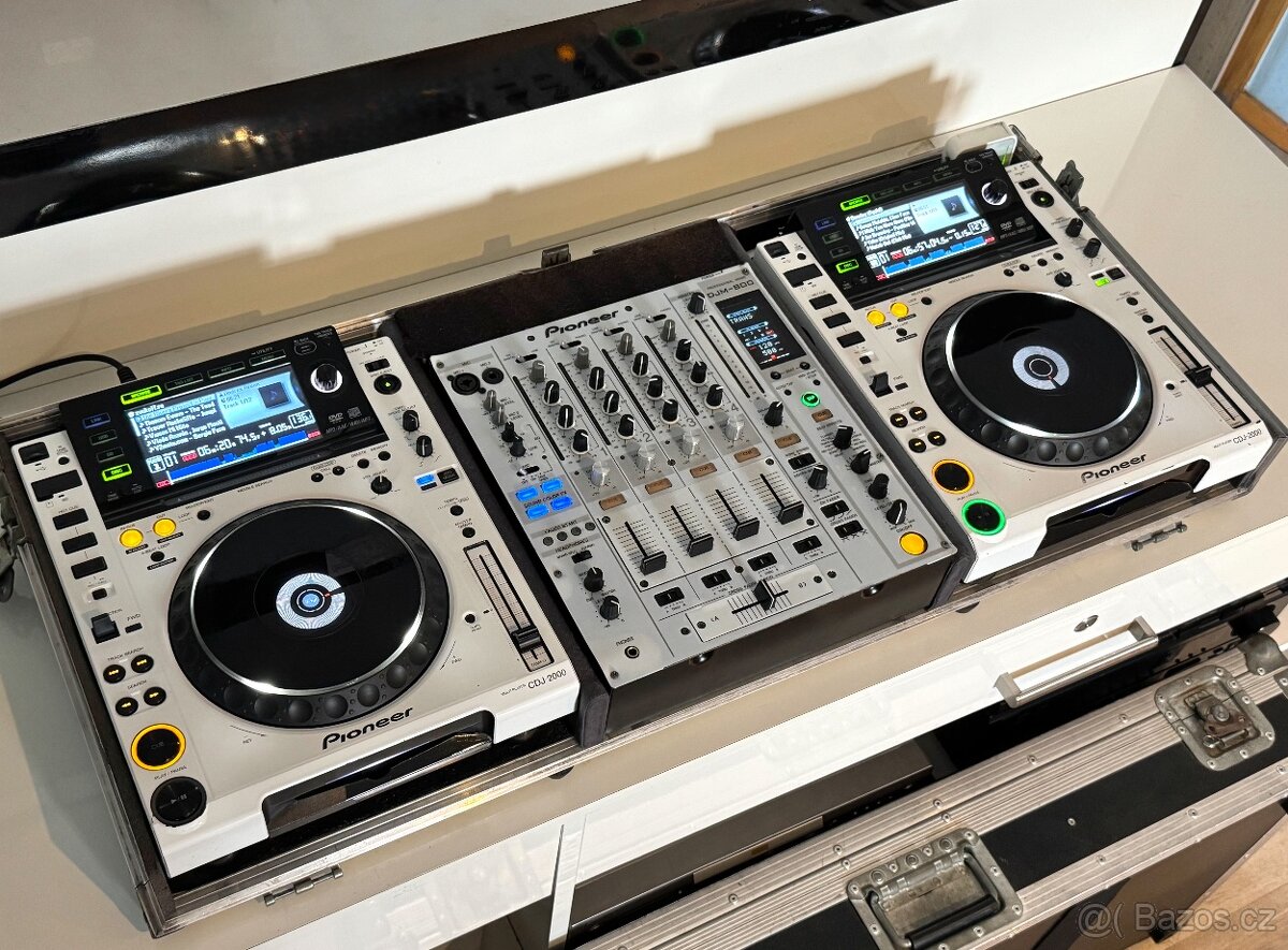 Pioneer CDJ-2000 + DJM-800 - 2