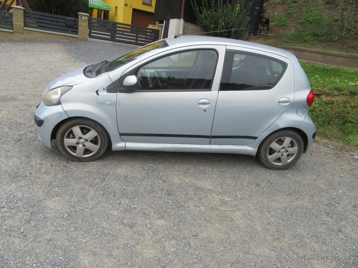 toyota aygo - 2