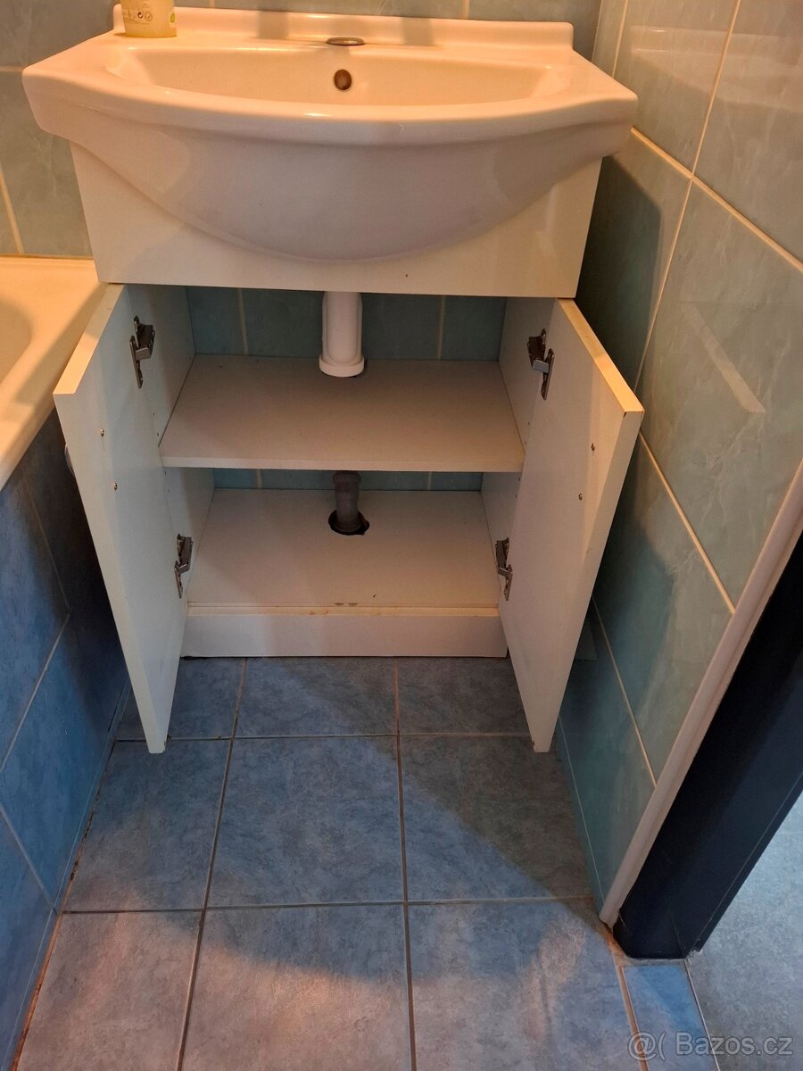 prodej skříňky s umyvadlem - 2