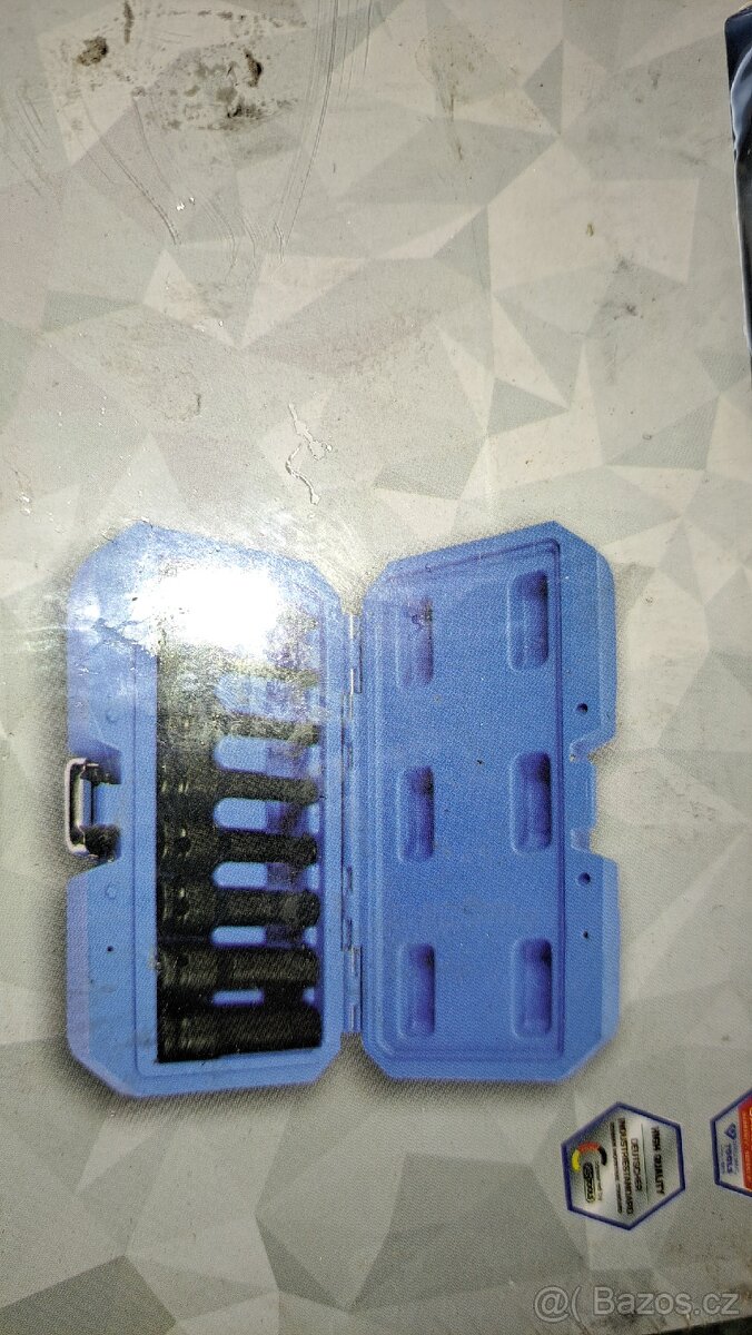 Sada uderovych zastrcnych hlavic - 2