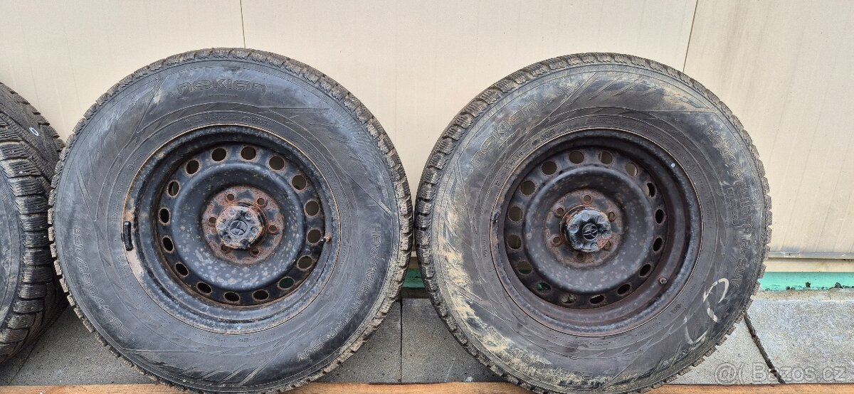 Plechové kola Toyota FJ Cruiser zimní 265/70r17 Nokian TPMS - 2