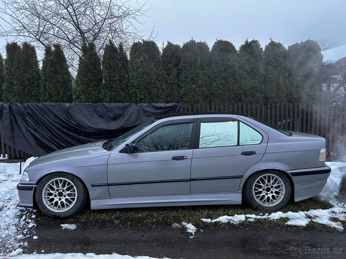 BMW e36 320i - 2