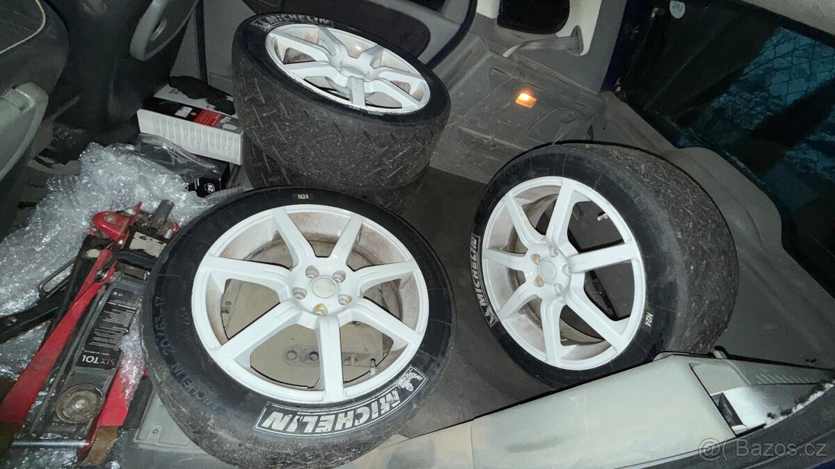 5x100 r17 + slicky Michelin - 2