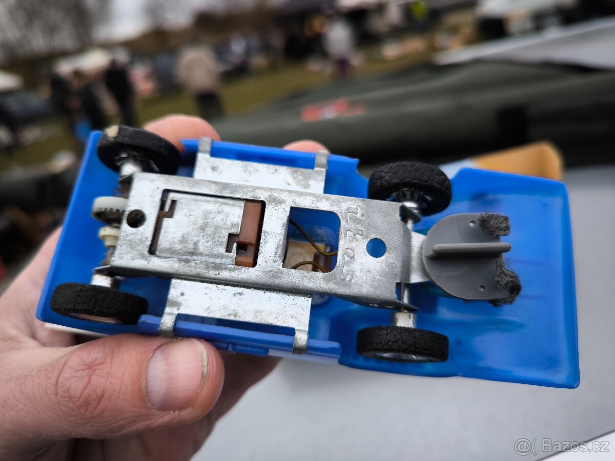 Auto na autodráhu - 2