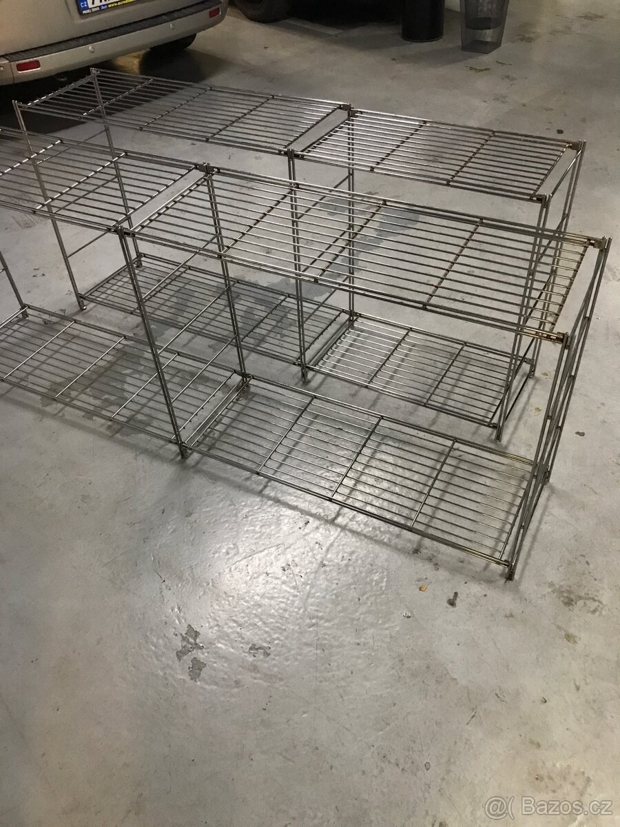 Kovový regál - 2