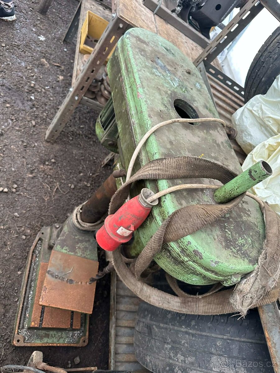 stolní sloupová vrtačka - 2