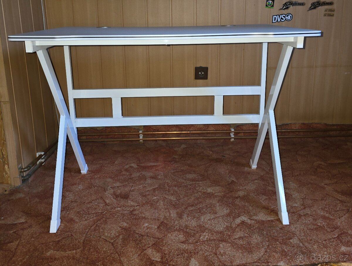 Pc stůl - 2