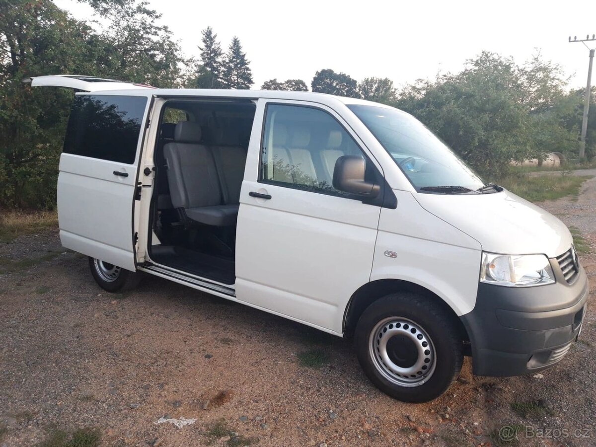 Pronájem VW Transporter T5 , 9 míst , 1.9 Tdi 75 kw - 2