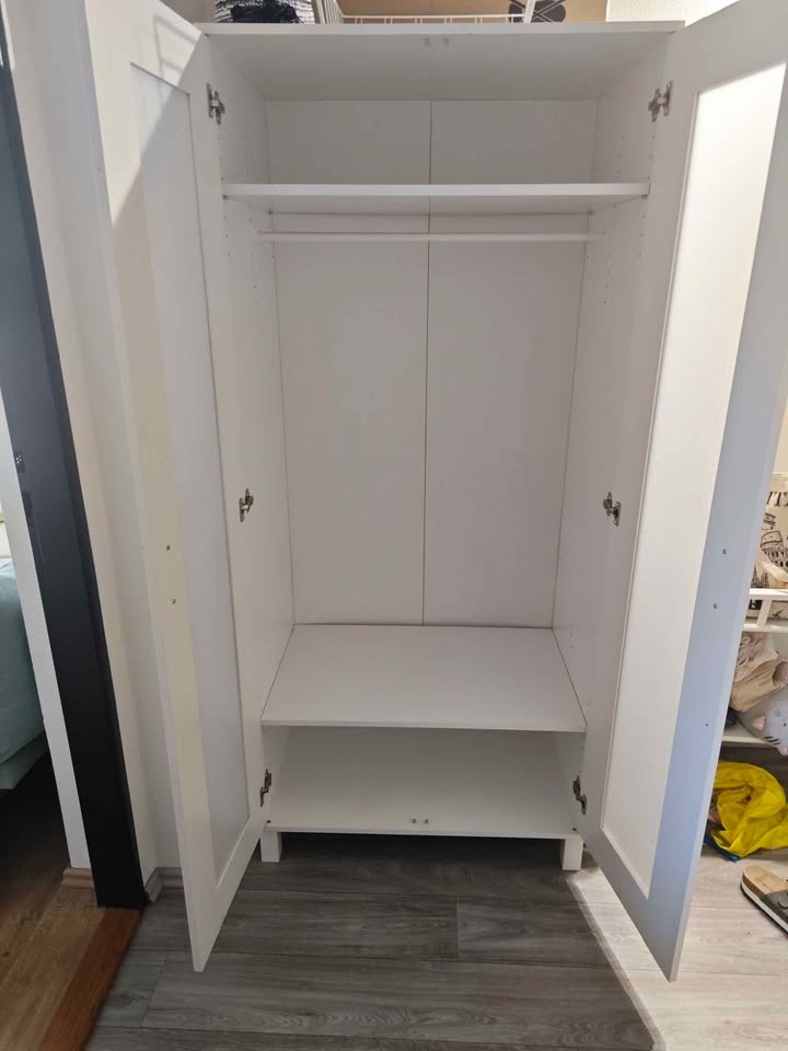 bílá skříň Ikea - 2