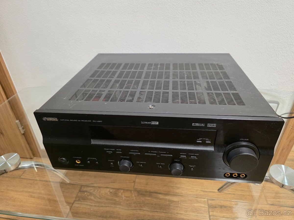Yamaha RX-V557 - 2