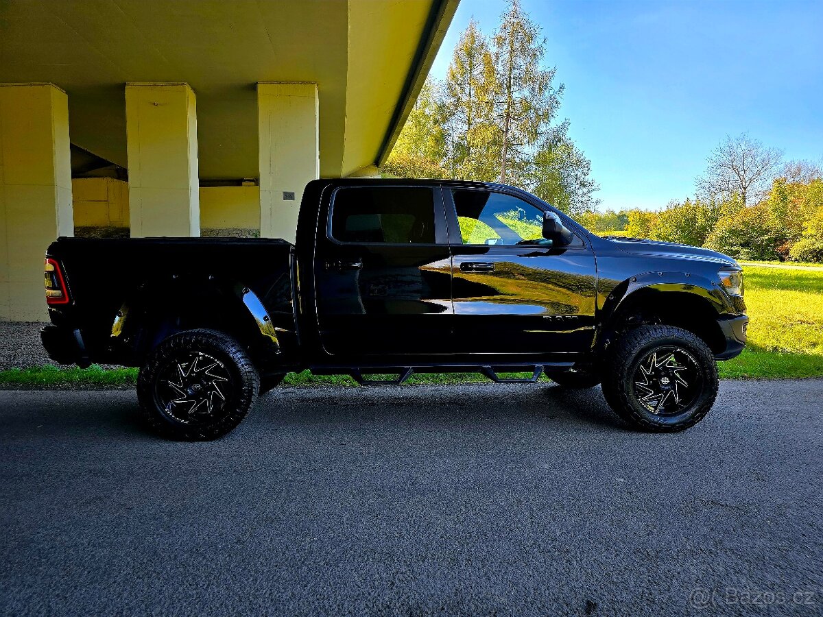 Dodge Ram 1500 4X4 REBEL, LPG, DPH, LIFT 6 INCH