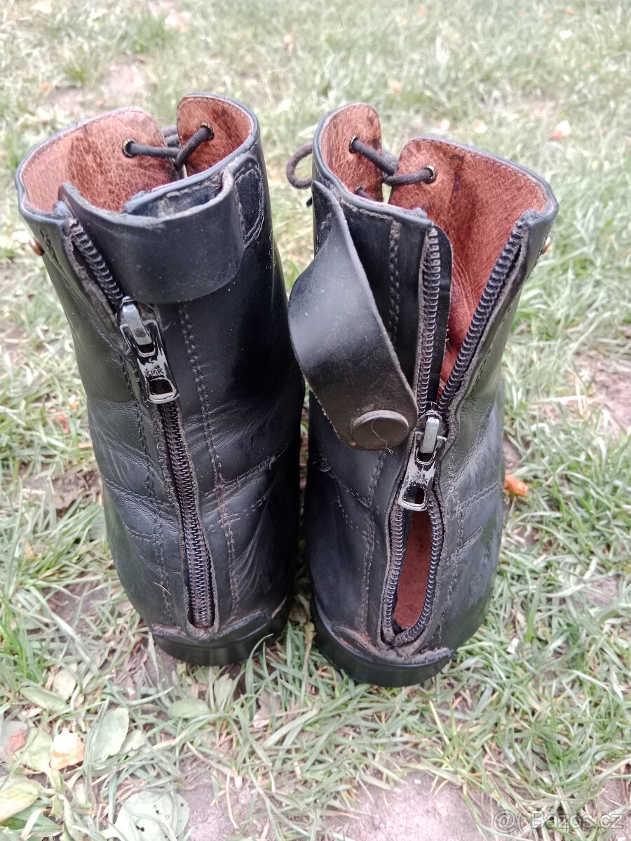 Jezdecká perka Cassiny - 2