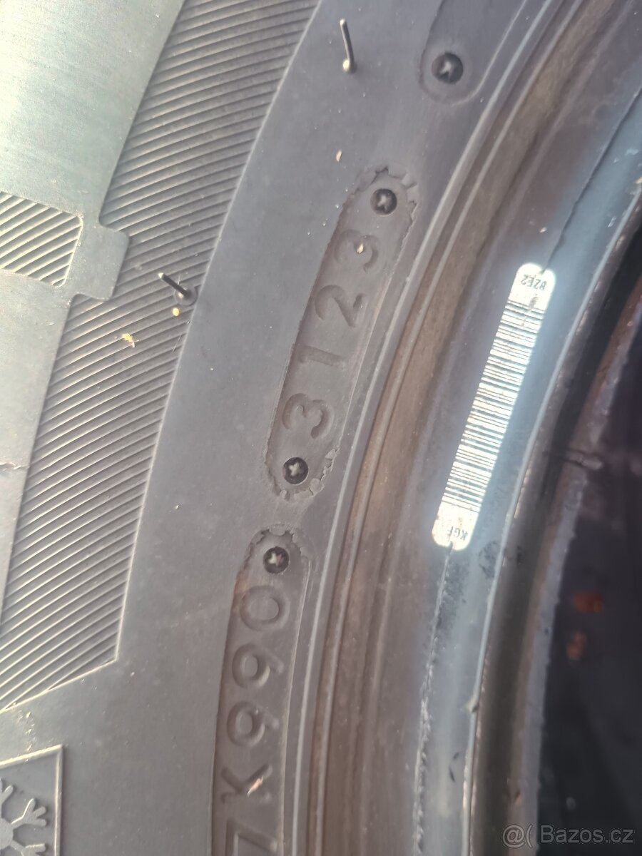 zimní 235/65/16C BRIDGESTONE - 2