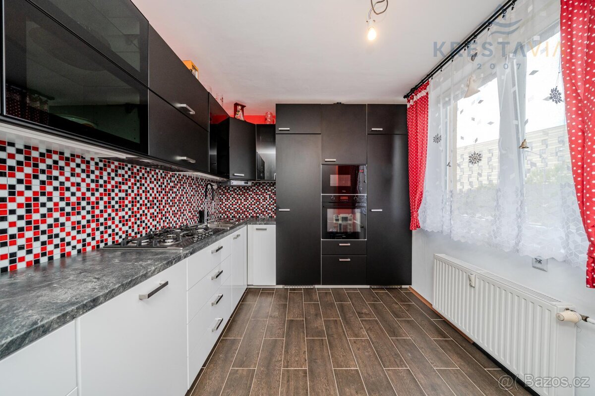 Nadstandartní byt 3+1, 78m2, s 2 wc, sprchovým koutem i vano - 2