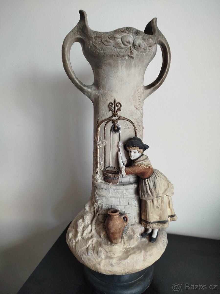 Staré dekorativní vázy - 2