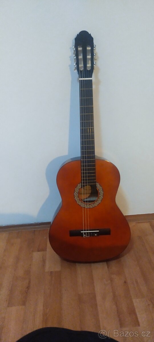 AKUSTICKÁ KYTARA - 2