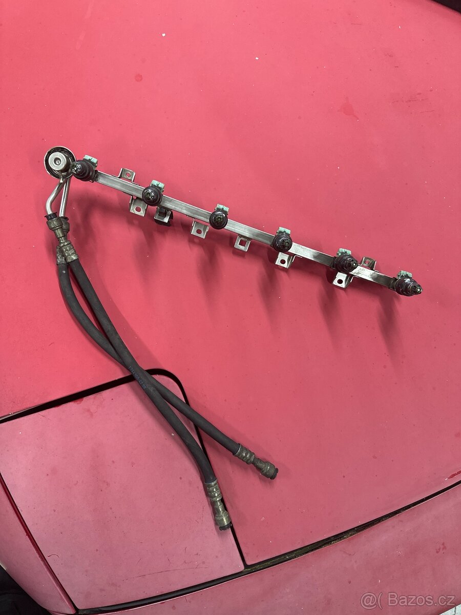 Palivová lišta m50b20 e36 - 2