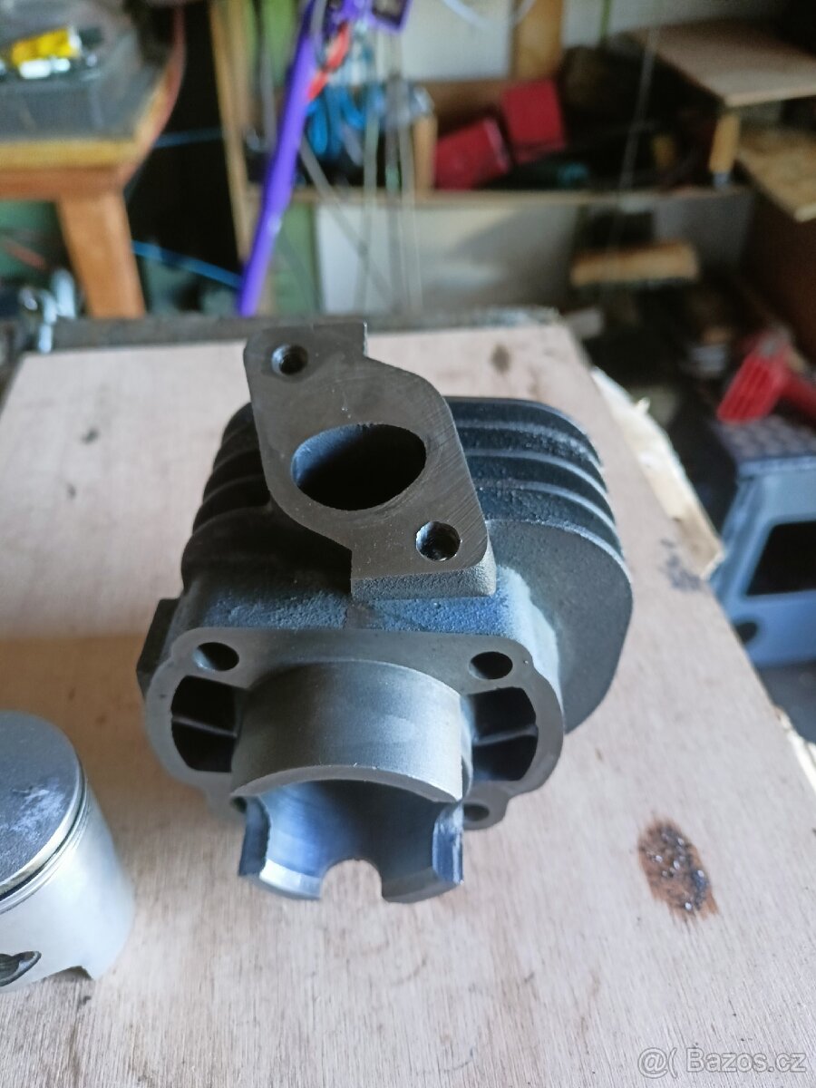 Válec+ píst na 2T motor 50 CCM - 2
