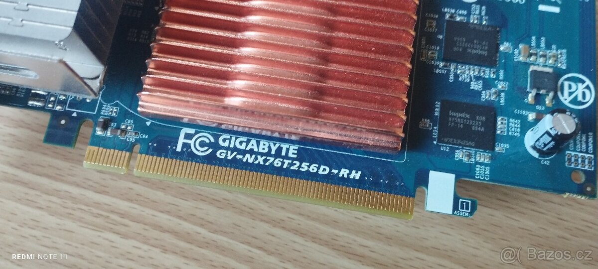 Gigabyte GV-NX76T256D-RH GDDR3 - 2