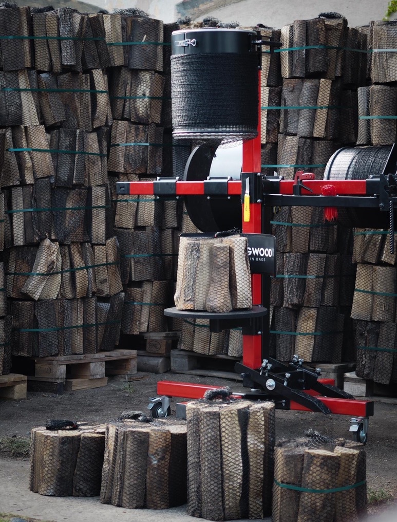 Stroj na balení dřeva - 2