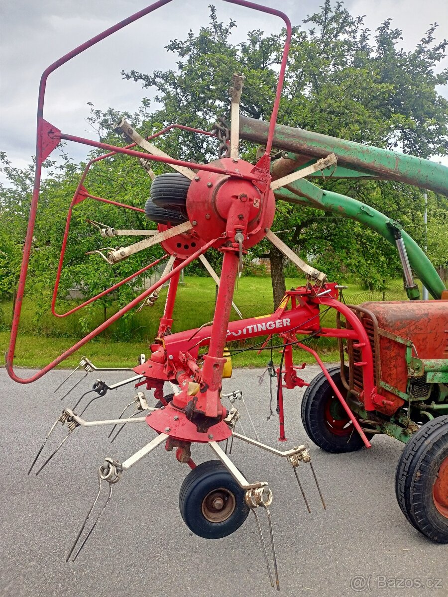 Pěkný obraceč sena Pötinger 5,4 m - 2