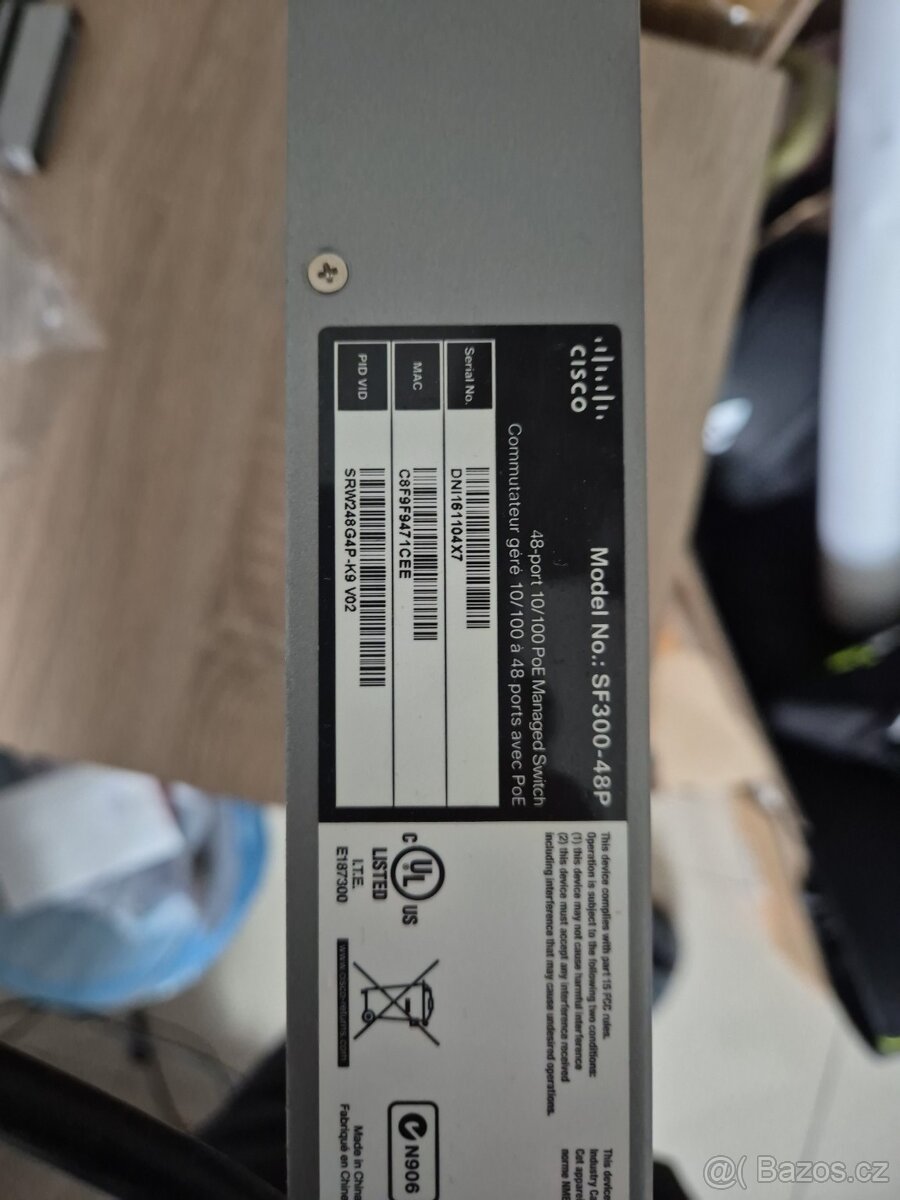 Cisco SF300-48P – 48portový PoE managed switch (rack, top st - 2