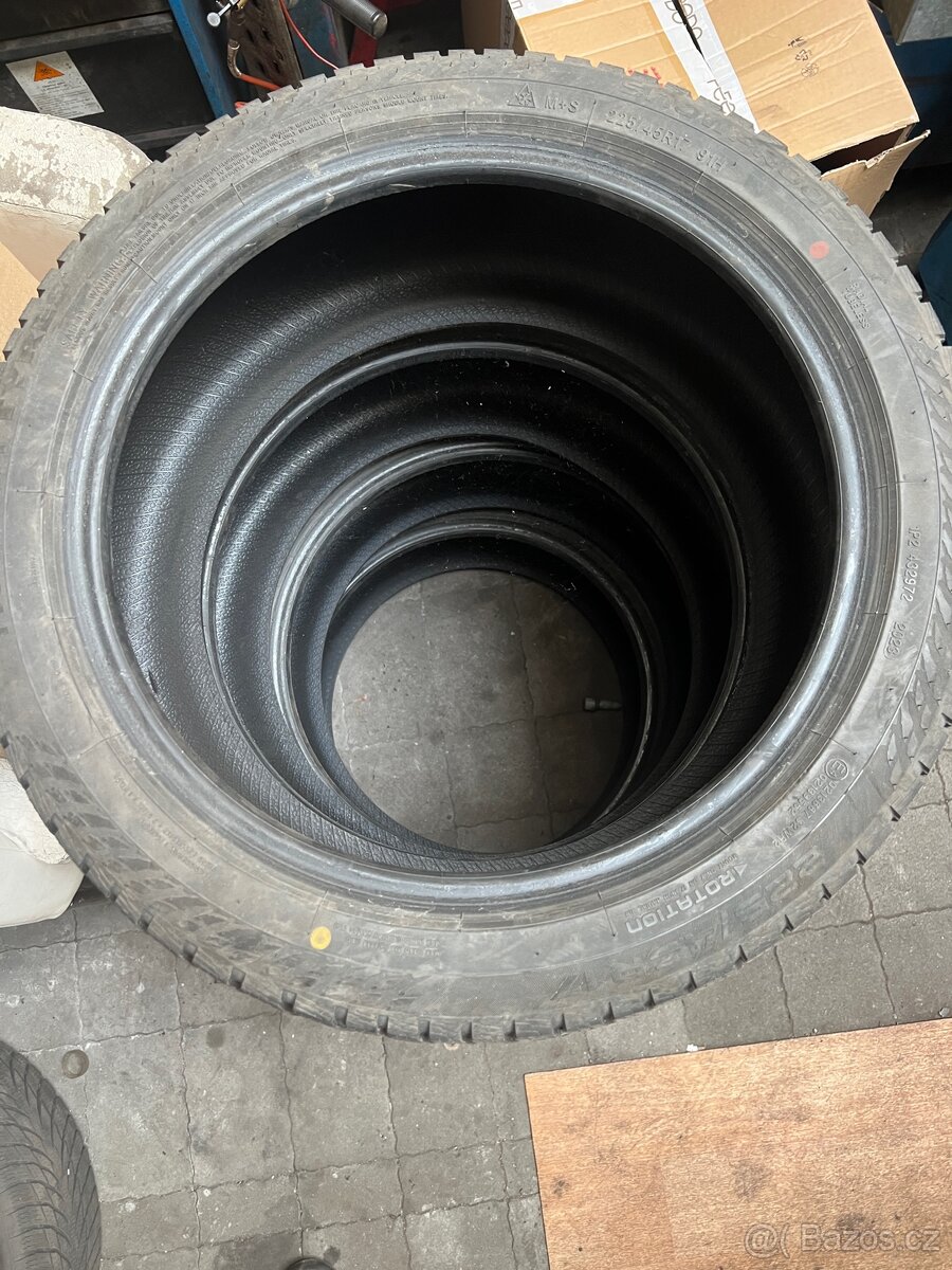 Nokian Snowproof 225/45 R17 - 2