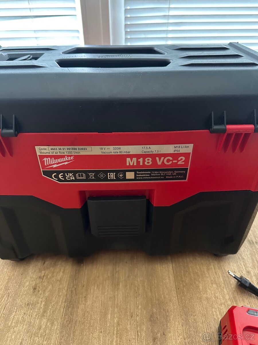 Milwaukee m18vc-2 aku vysavač - 2
