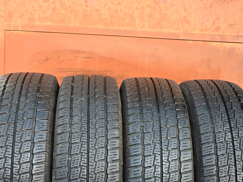 Zimní Hankok 195/70/15C + disky - 2