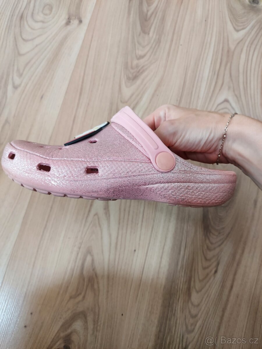 Pantofle kroksy nazouváky 34 - 2