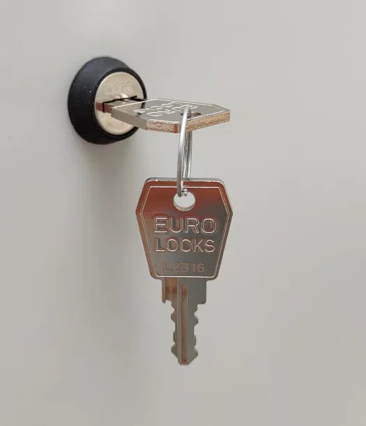 Šatní skříňky kovové_NOVÉ - 2