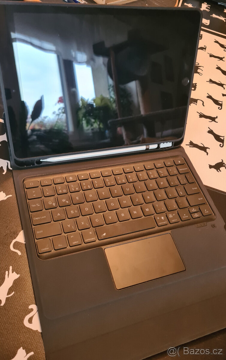 Tablet Apple iPad 9 10.2 256GB 2021 + Apple pencil + kláves. - 2