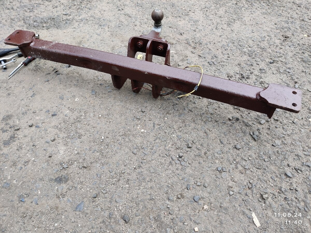 Tažné zařízení Mercedes 210 - 2