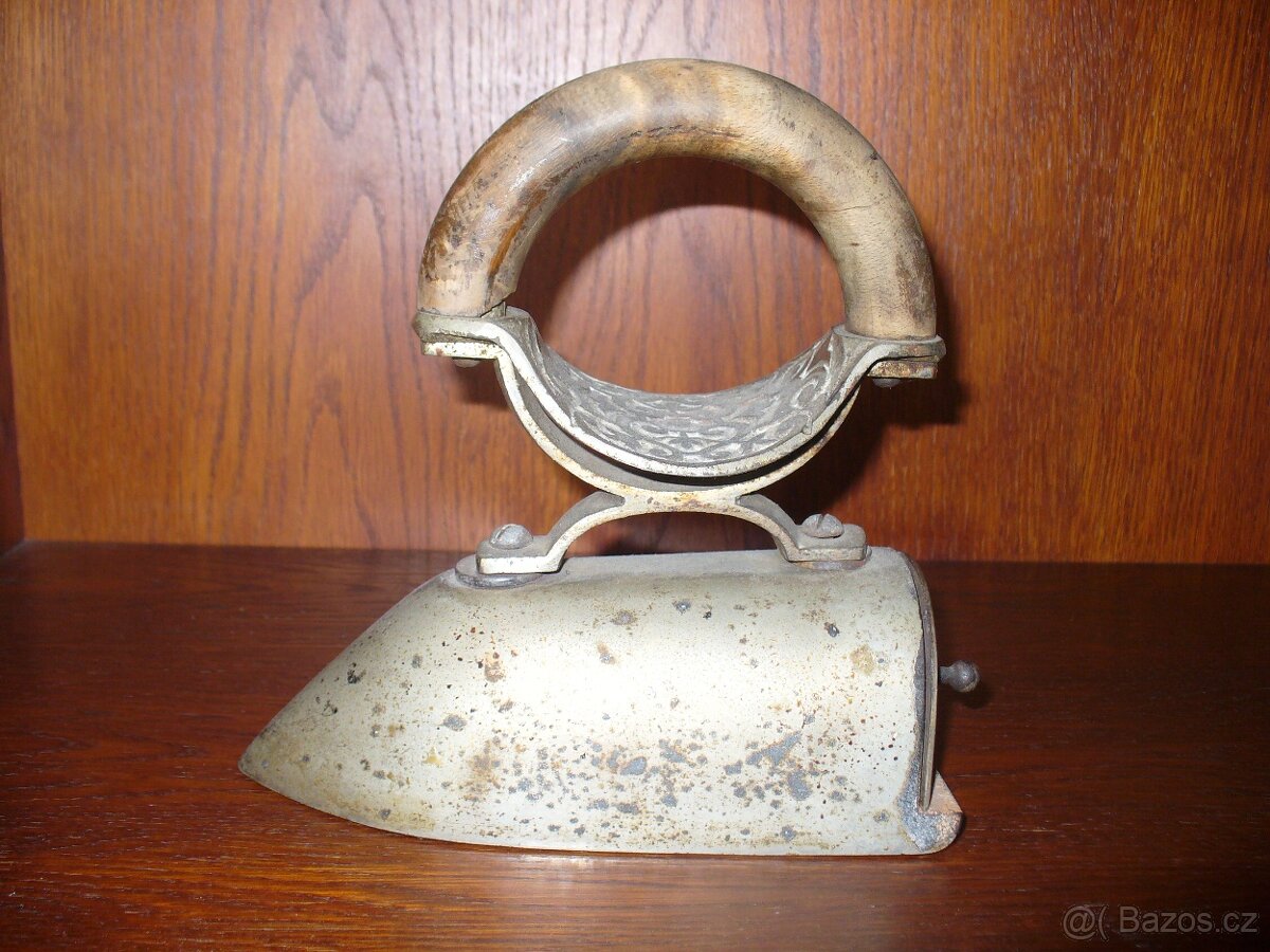 Staré žehličky - 2