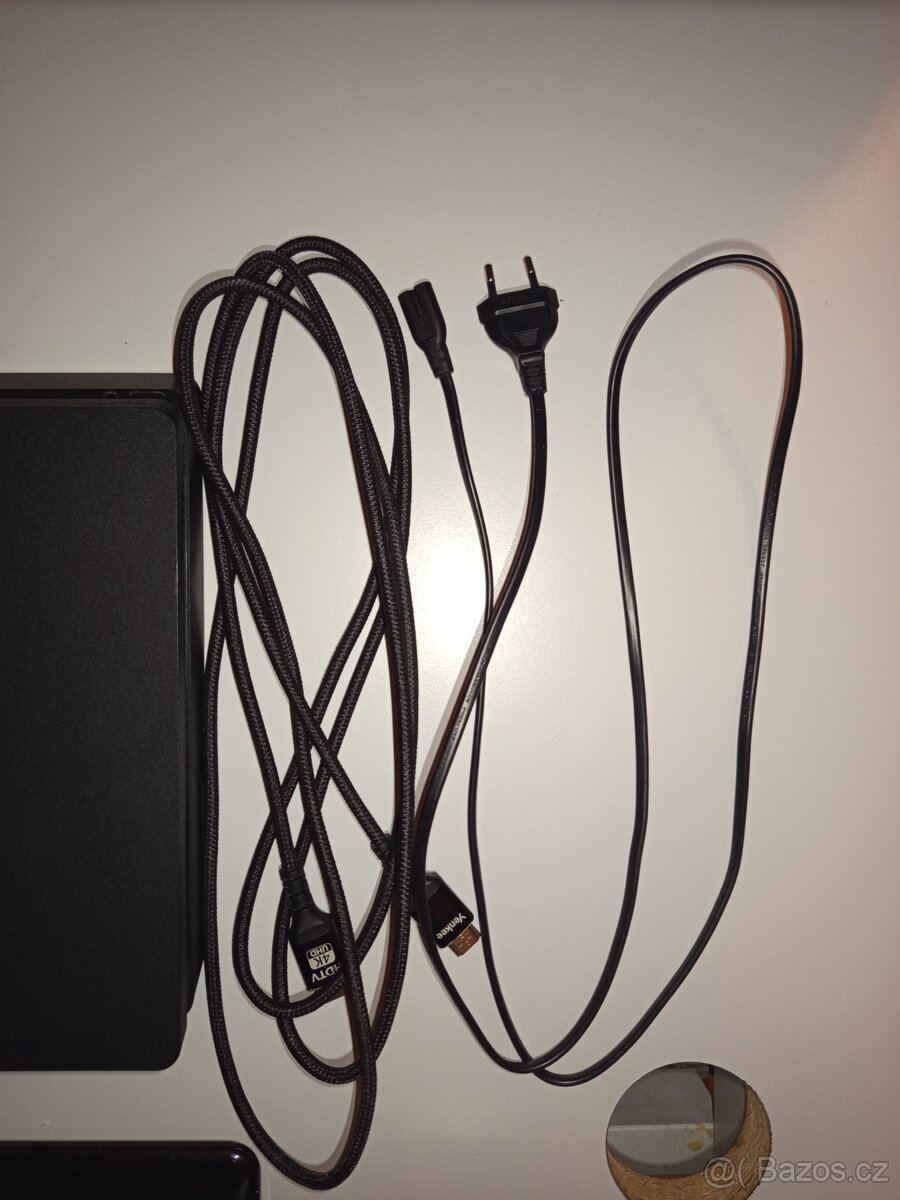 PlayStation 4 + 2 originální ovladače - 2