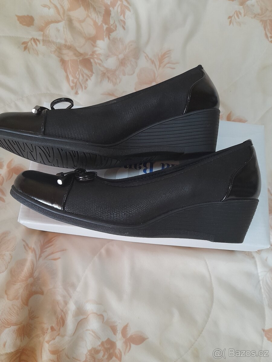 Lodičky černé nové c. 40 - 2