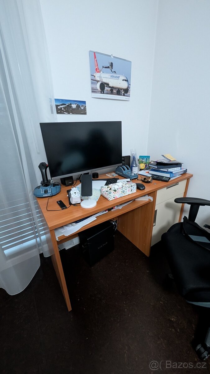 Dětský pokoj nábytek - postel, skříně, stůl - 2