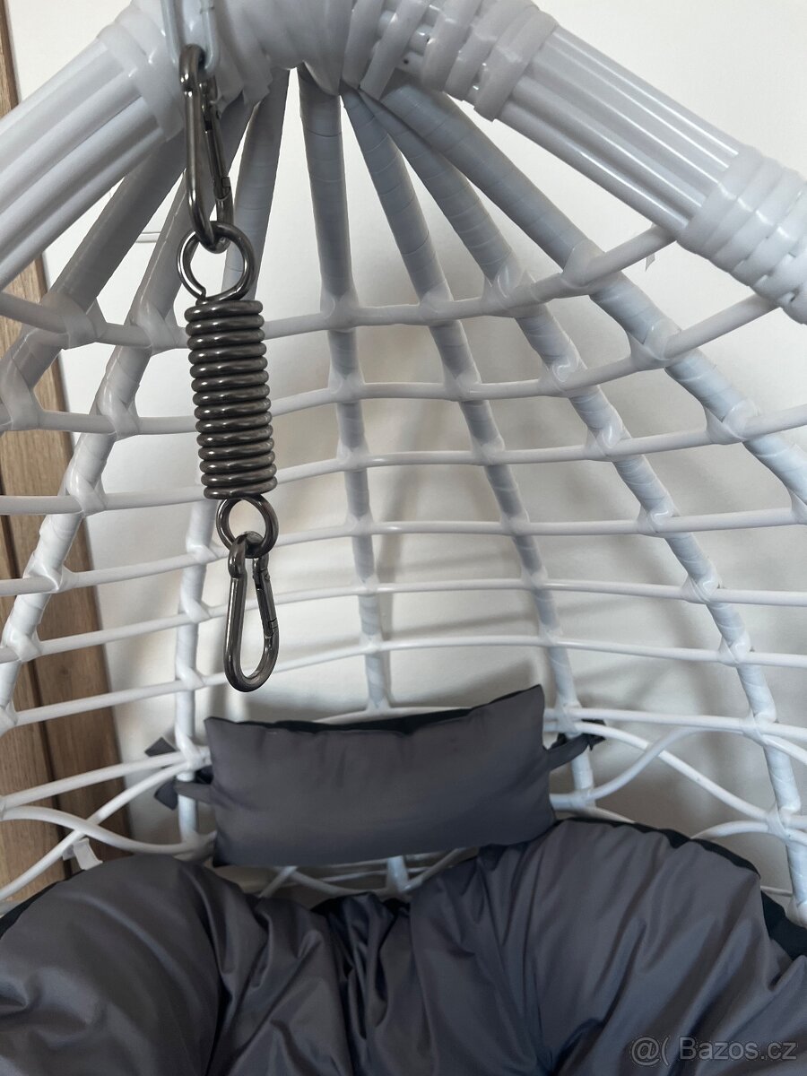 Závěsné bílé křeslo - 2