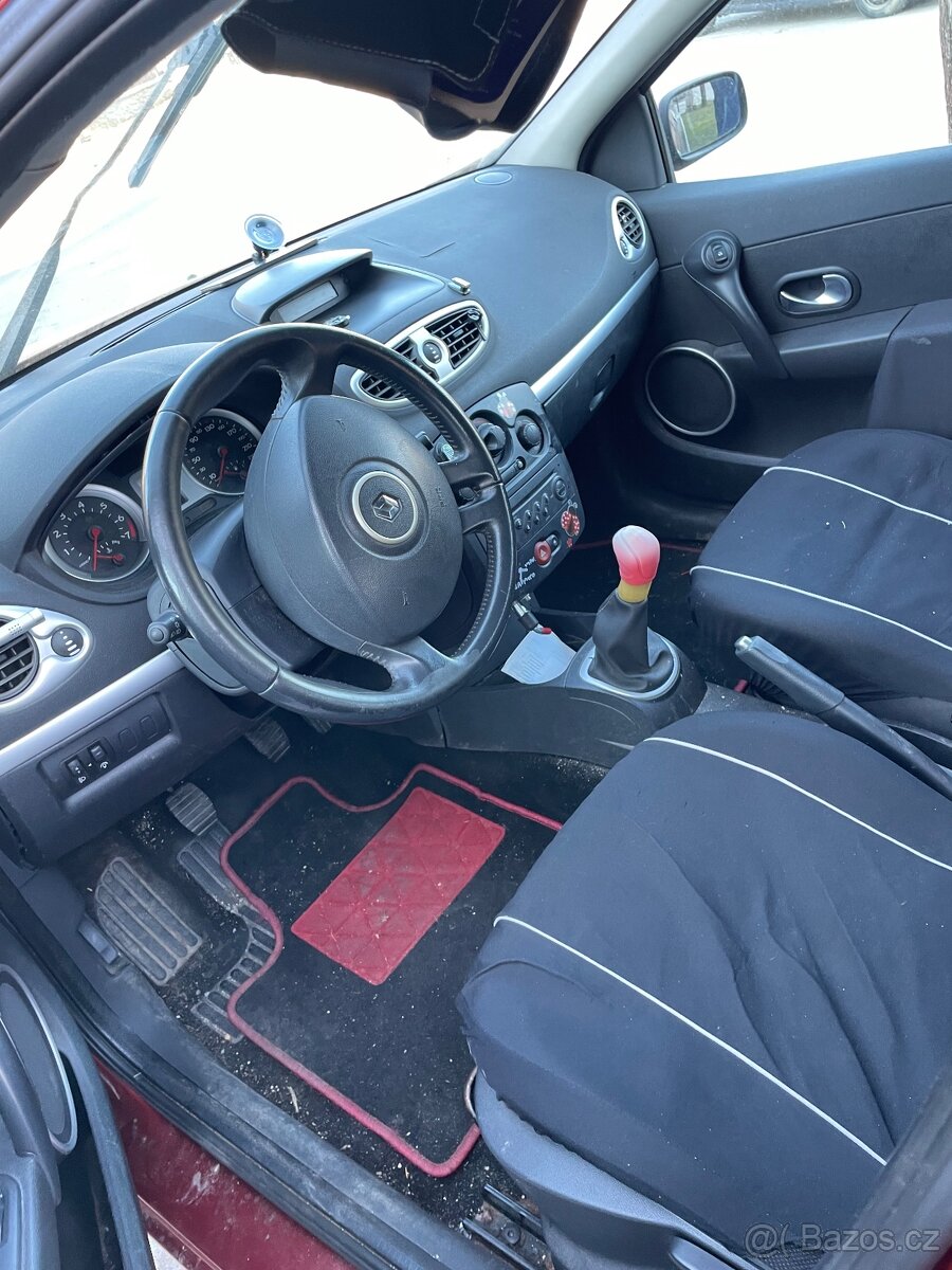 Renault clio 3 na dily - 2